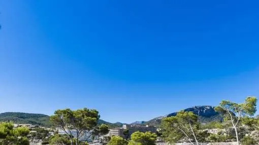 Villa with sea access in Camp de Mar Villa with sea access in Camp de Mar
